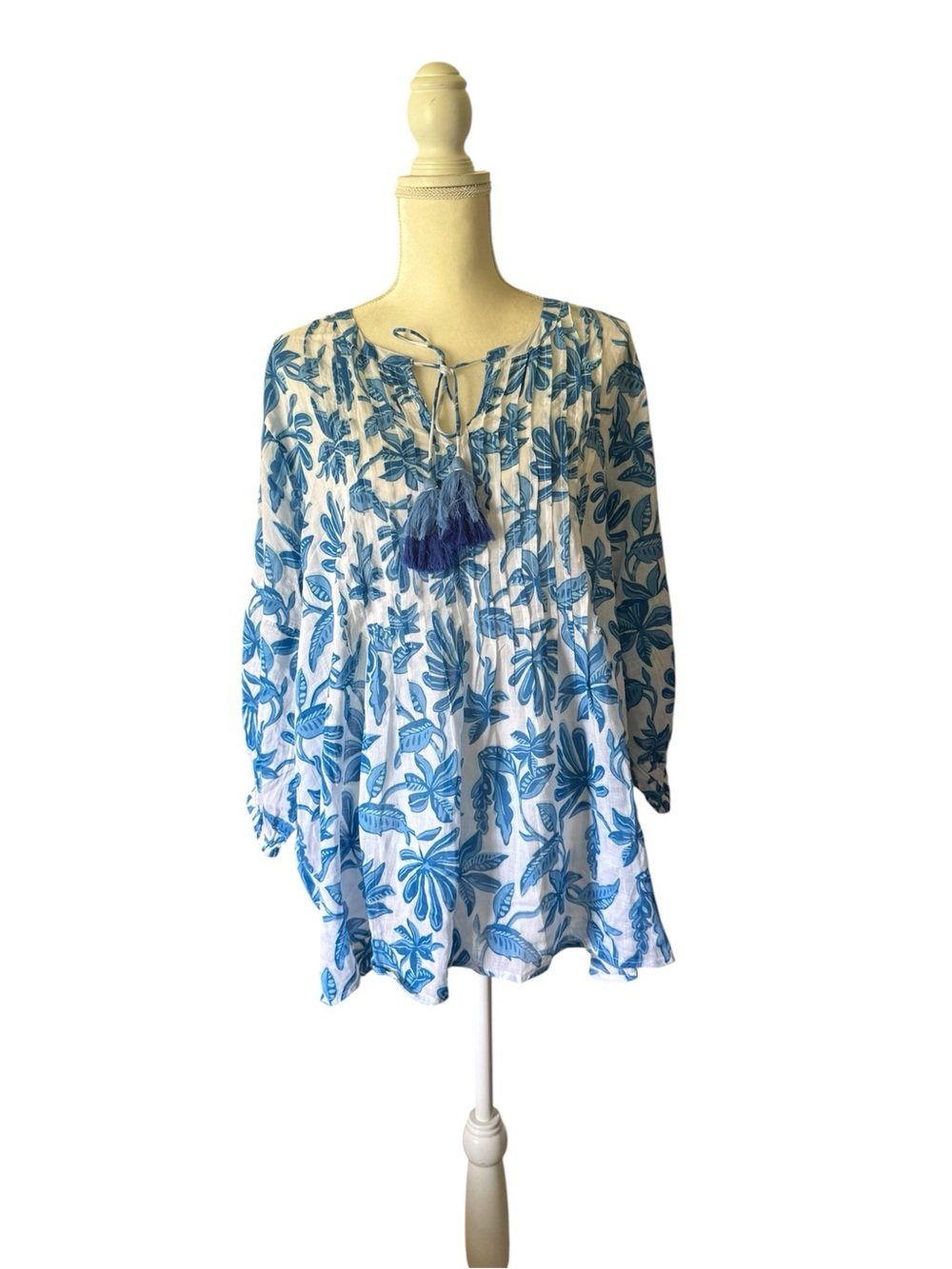 Elie Tahari Blue & White Floral Tie-Neck Blouse